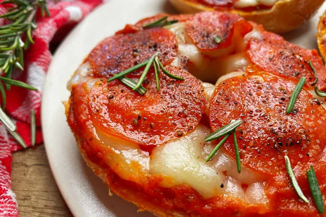 Pizza Bagels